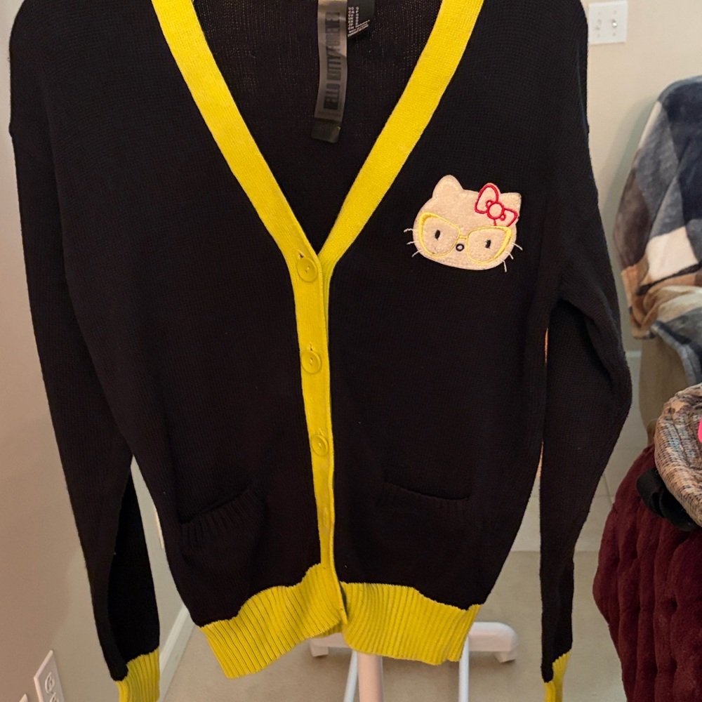 Forever 21 Hello Kitty Sweater EUC size small